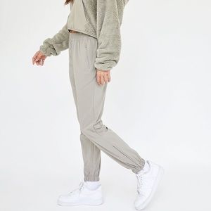 aritzia pants